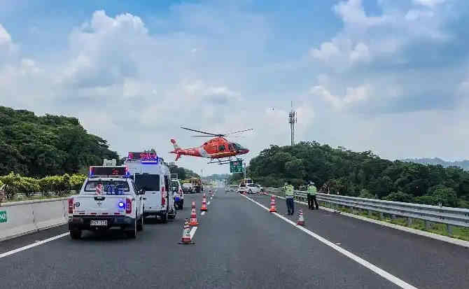 岗巴高速公路汽车救援案例